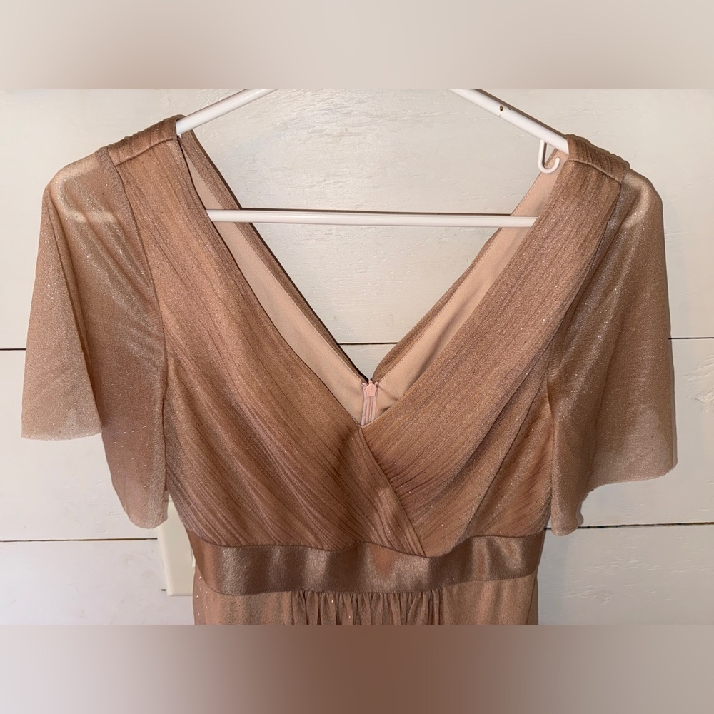 Short Sleeve V-Neck Pleated Glitter Midi Dress - Picture 7 of 10